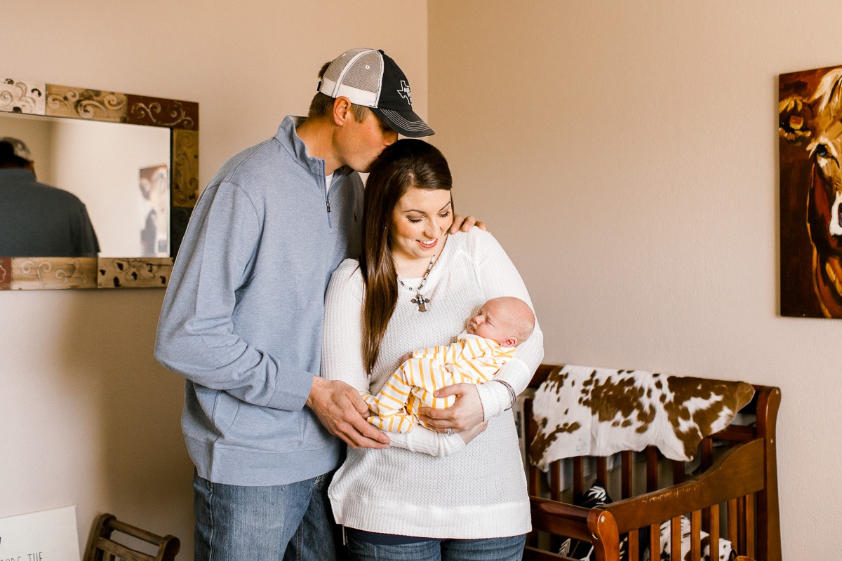 denton-newborn-photographer-brooks-lifestyle-newborn-16.jpg