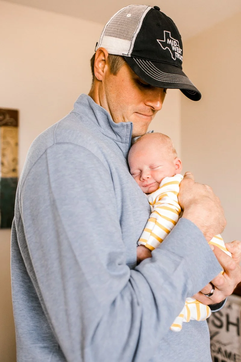 denton-newborn-photographer-brooks-lifestyle-newborn-17.jpg