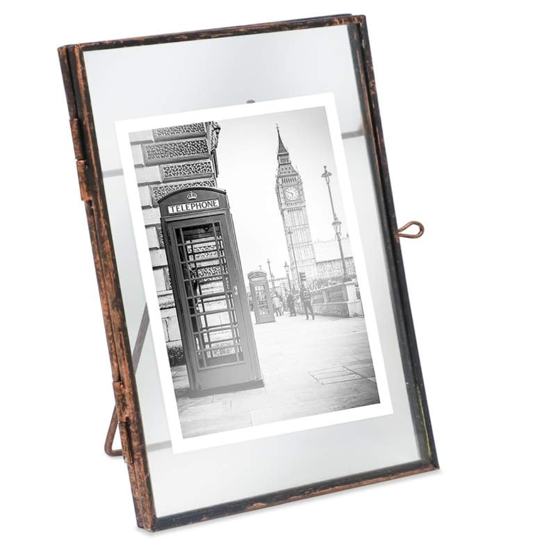 2024-01-03 - 22-49-33 - Amazon-com - Isaac Jacobs 5x7- Antique Bronze- Vintage Style Brass and Glass- Metal Floating Picture Frame -Vertical- with Locket Closure- for Photos- Art- - More- Tabletop Display -5x7 Antique Bronze-.png