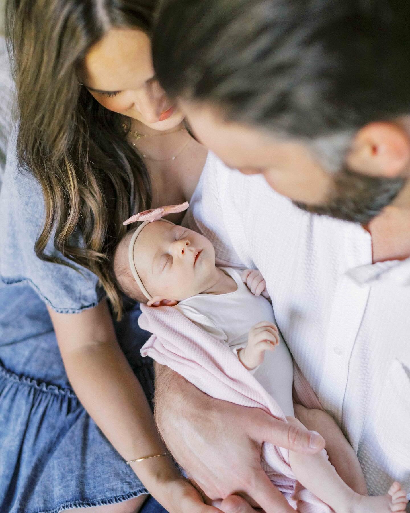 Hallie girl, you are so adored, sister!

this session with the Holls felt so effortless and easy. we moved around the house chasing the light and I snapped away as they enjoyed each other&rsquo;s company and stared in awe at their tiny girl. the very