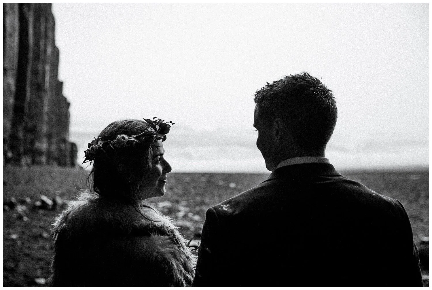 black.sand.beach.elopement_0017.jpg