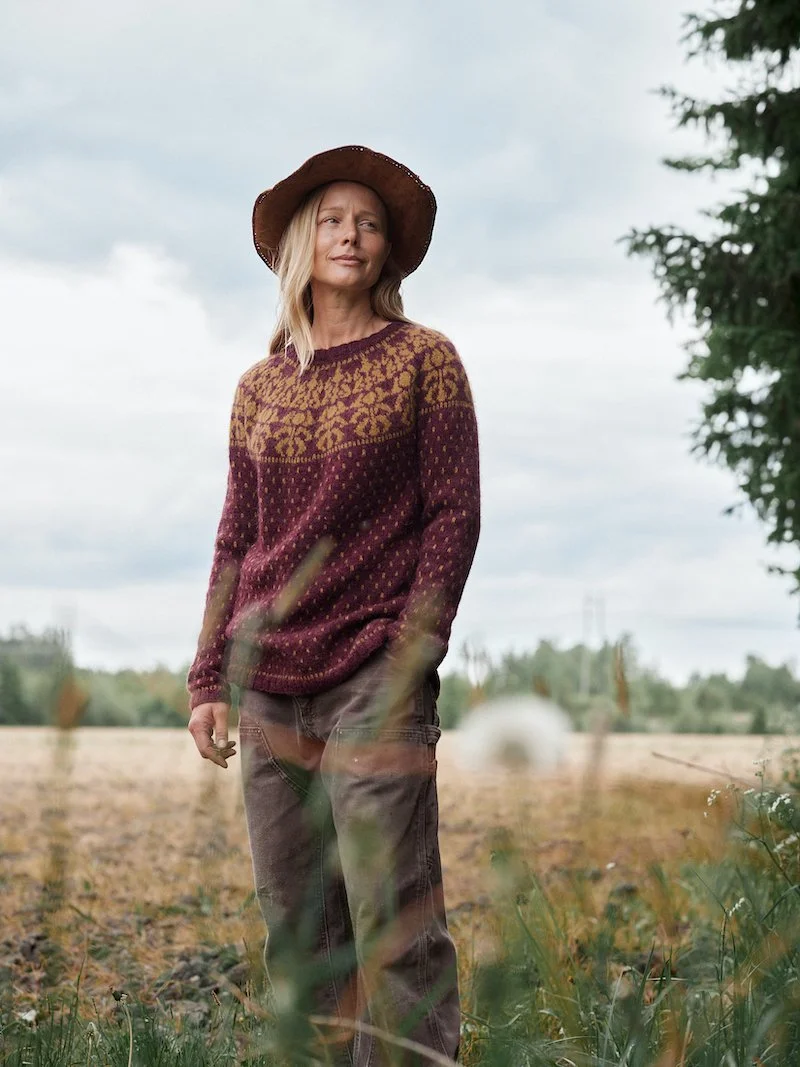 Jenna Kostet_Neulottu Kalevala III_Sisar 1.jpg