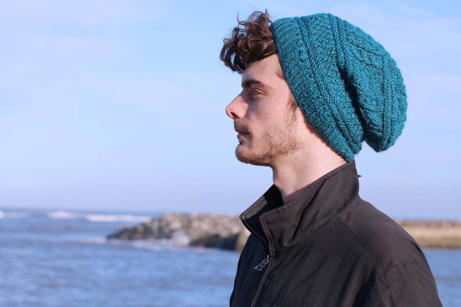 Ravenscar hat A sampler hat using a combination of classic gansey motifs Yarn: Dovestone DK (252 yds / 230m in 100g) Yarn Quantities: 252 yards (230 m) Needles: 3.5mm x 40cm circular, 4mm x 40cm circular and DPNs Notions: 6 stitch markers, cable needle Sizes: To fit head: 46 (51, 56)cm/18 (20, 22)”