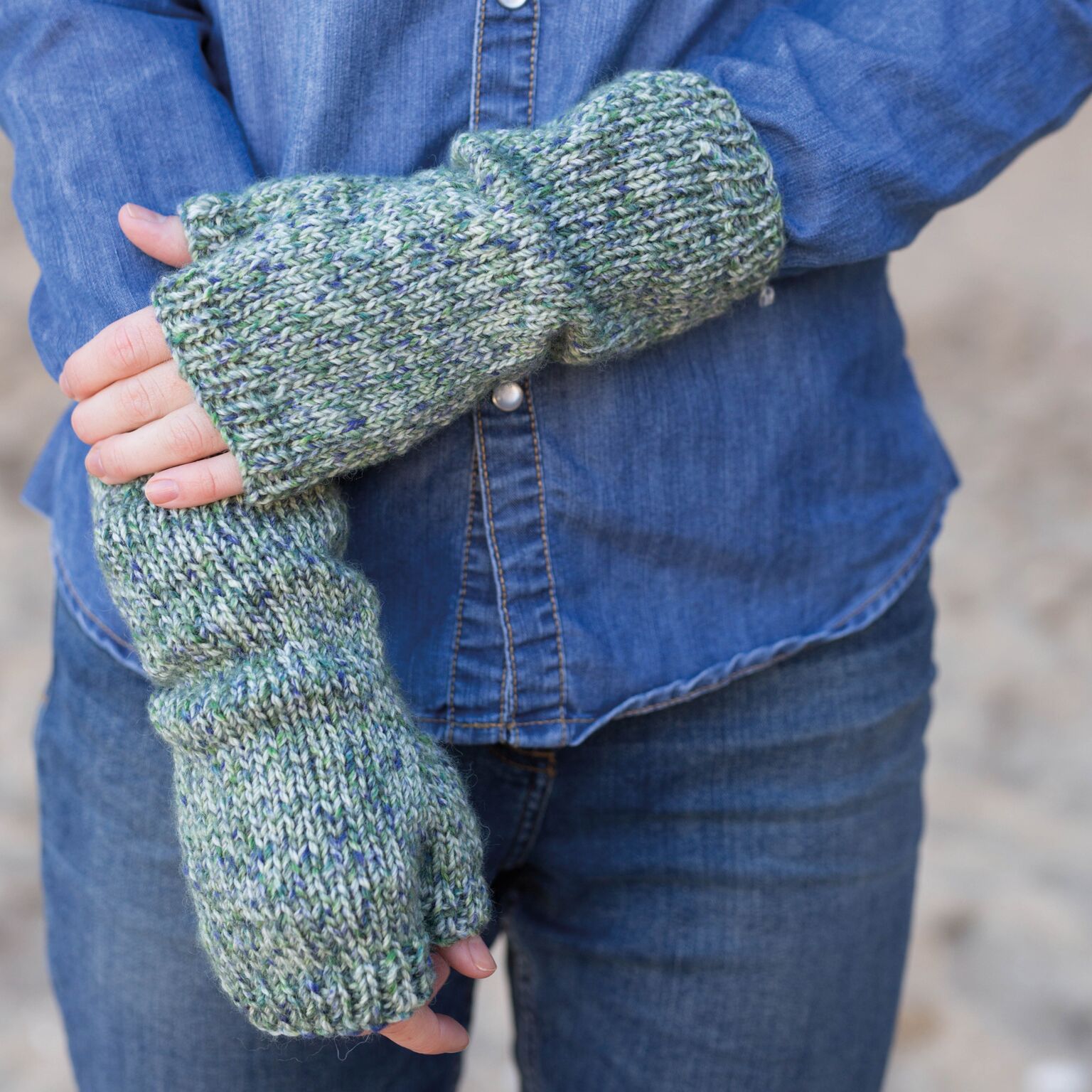 wys-croft-maisie-mittens.jpg