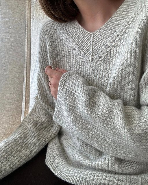 Chantal-Sweater-V-neck-Knitting-pattern-03_medium2.jpg