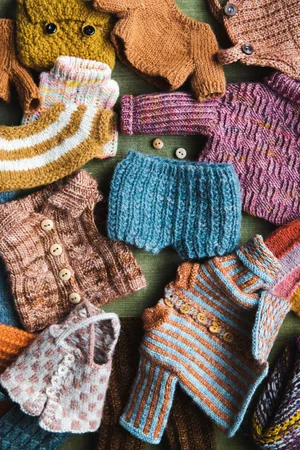 Mouche and Friends: Seamless Toys to Knit and Love by Cinthia