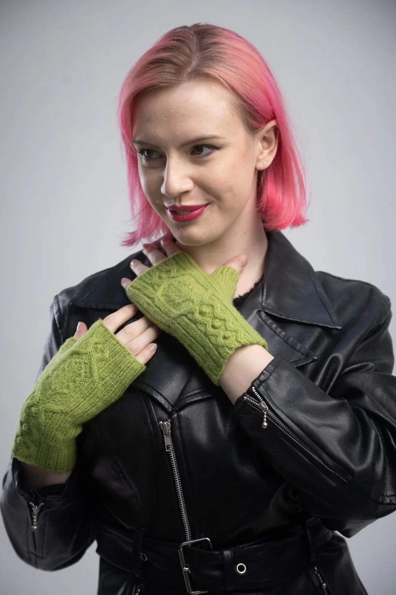 Whitebeam Mitts.jpg