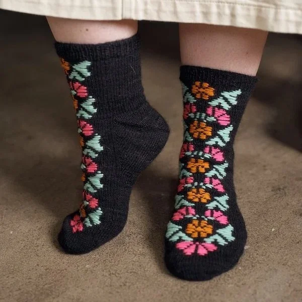 Aleks+Byrd+P%C3%A4tid+Socks.jpg