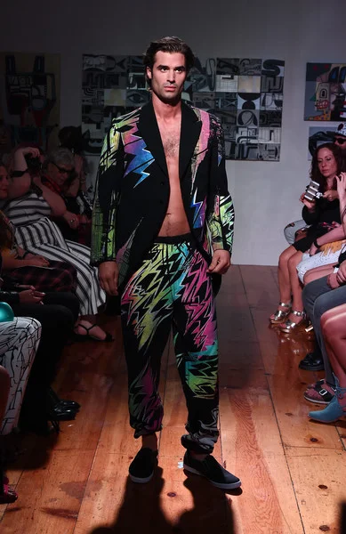 Patricia+Field+Art+Fashion+Gallery+Runway+5BxHO8M_bq8l.jpg
