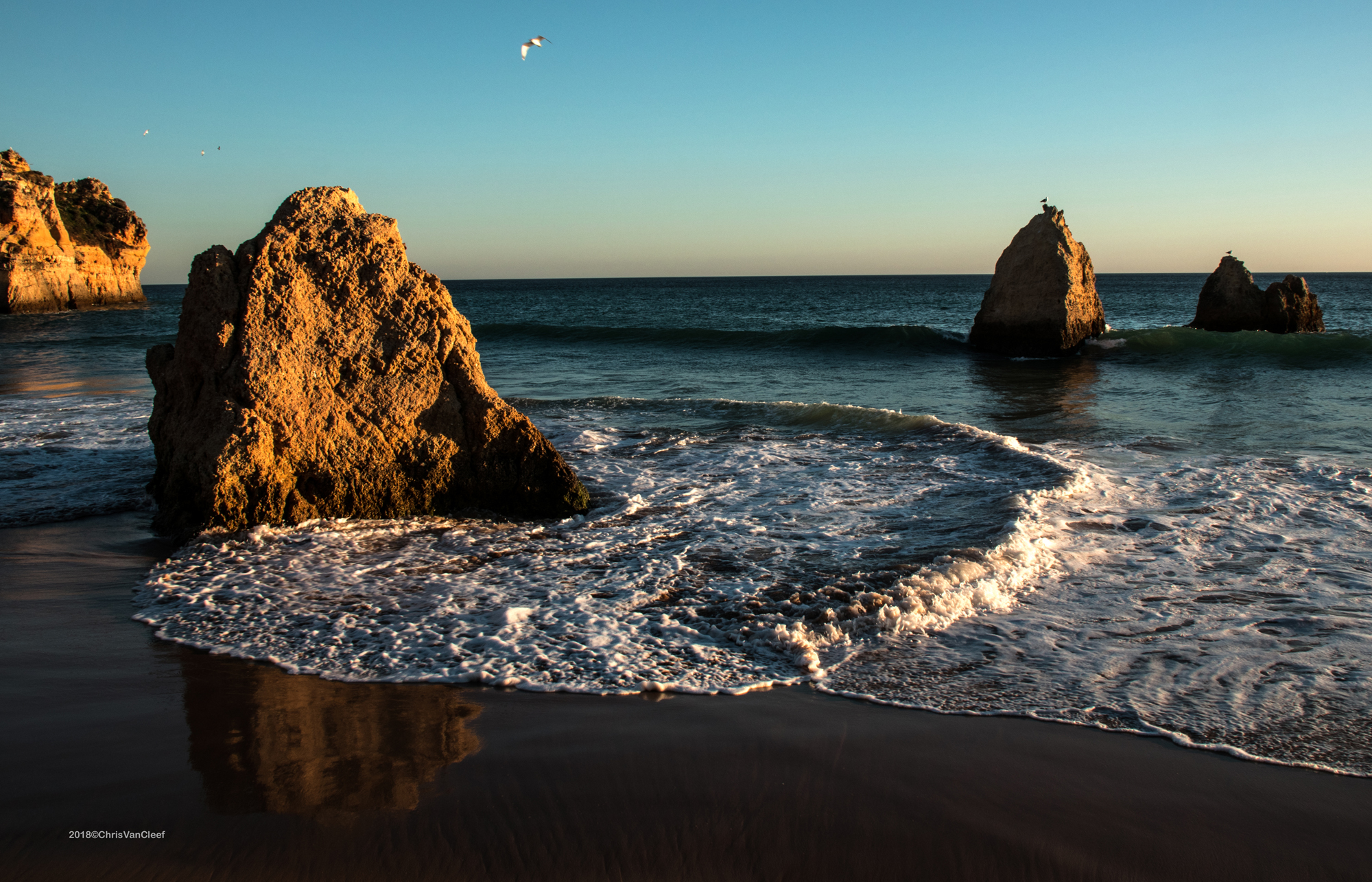 Praia dos tres Irmaos, Portugal