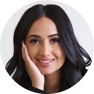 Navreen Dhillon psychotherapist registered social worker headshot photo