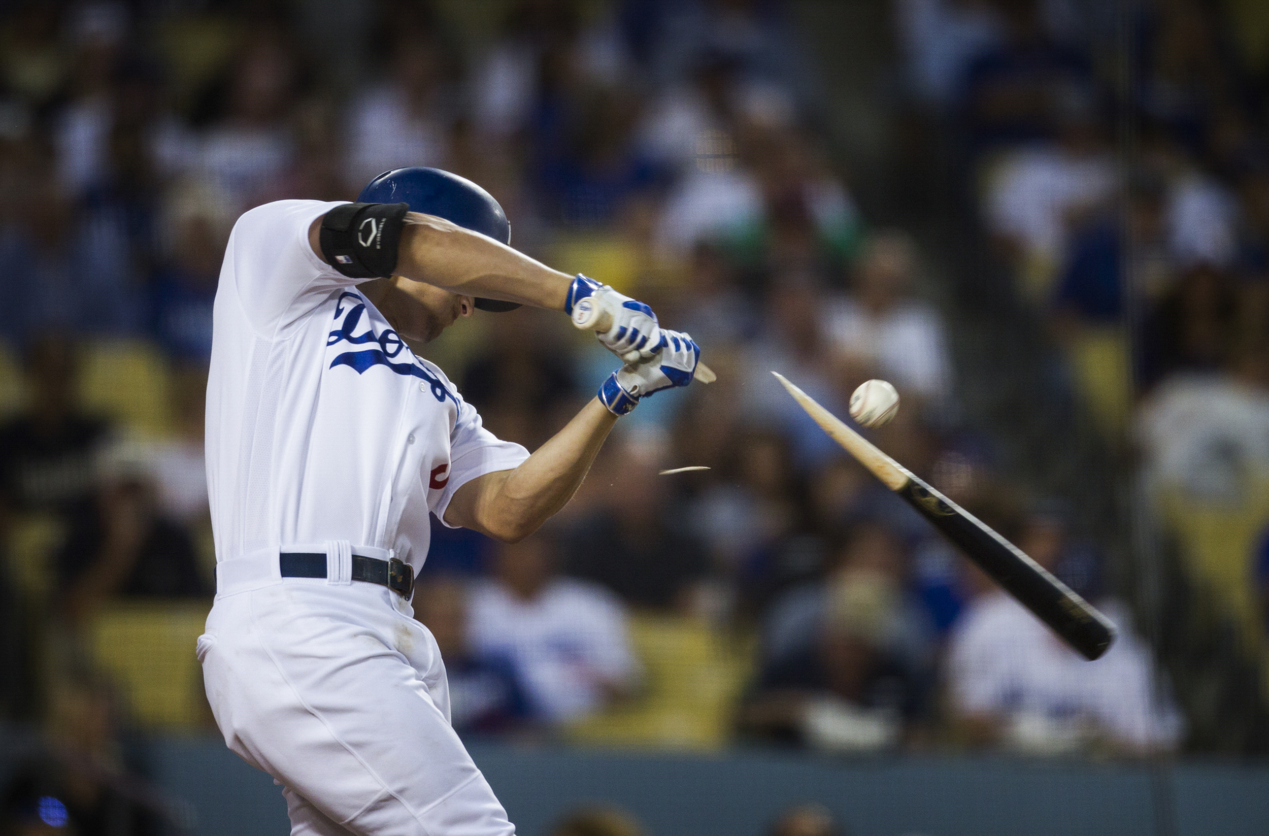  Los Angeles Dodgers Corey Seager breaks his bat in the third inning while batting against the Arizona Diamondbacks on Friday, July 29, 2016.&nbsp;    