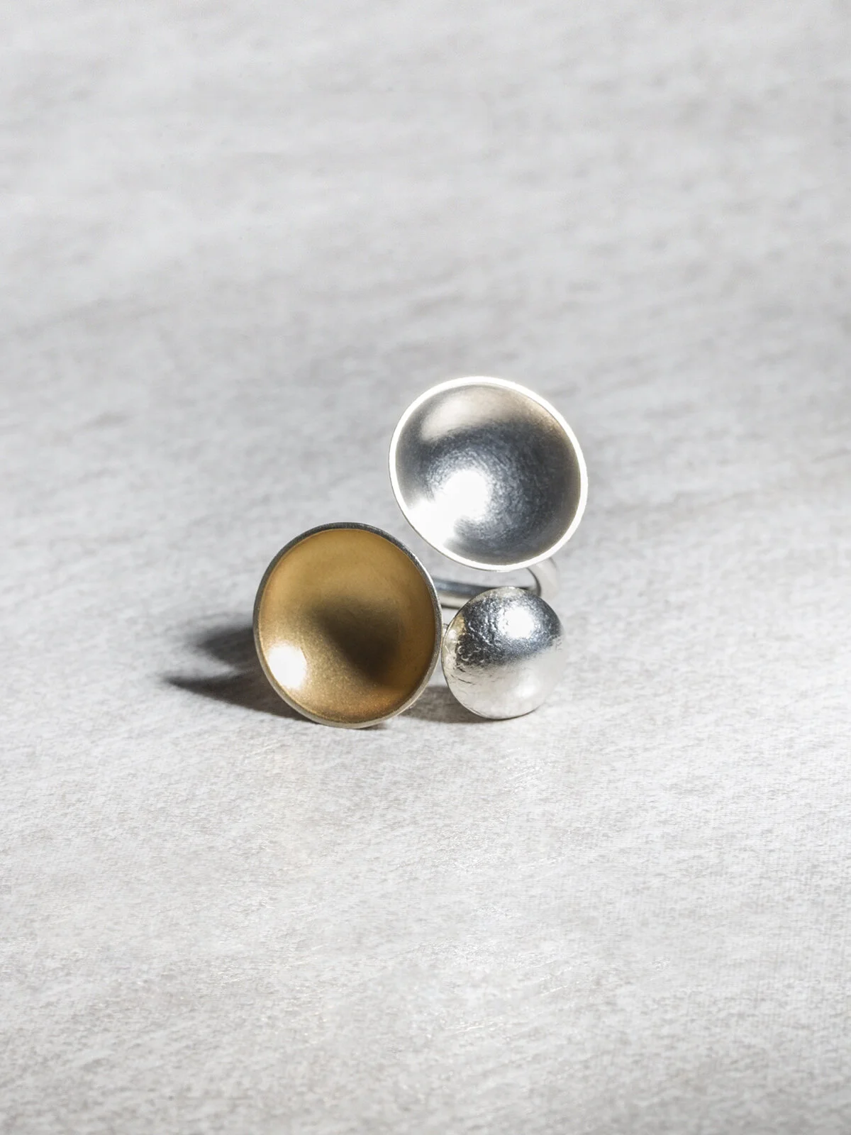 Yeena Yoon_Contrast Bubble Cluster ring_P.jpg