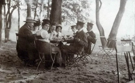 Ella as a student in Berlin 1912.
