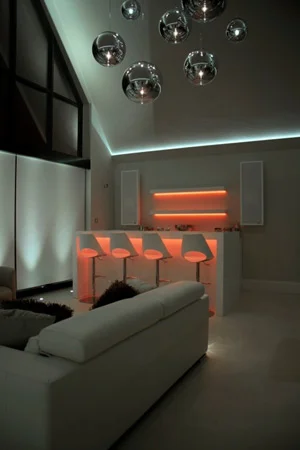 Bar-red-300.jpg