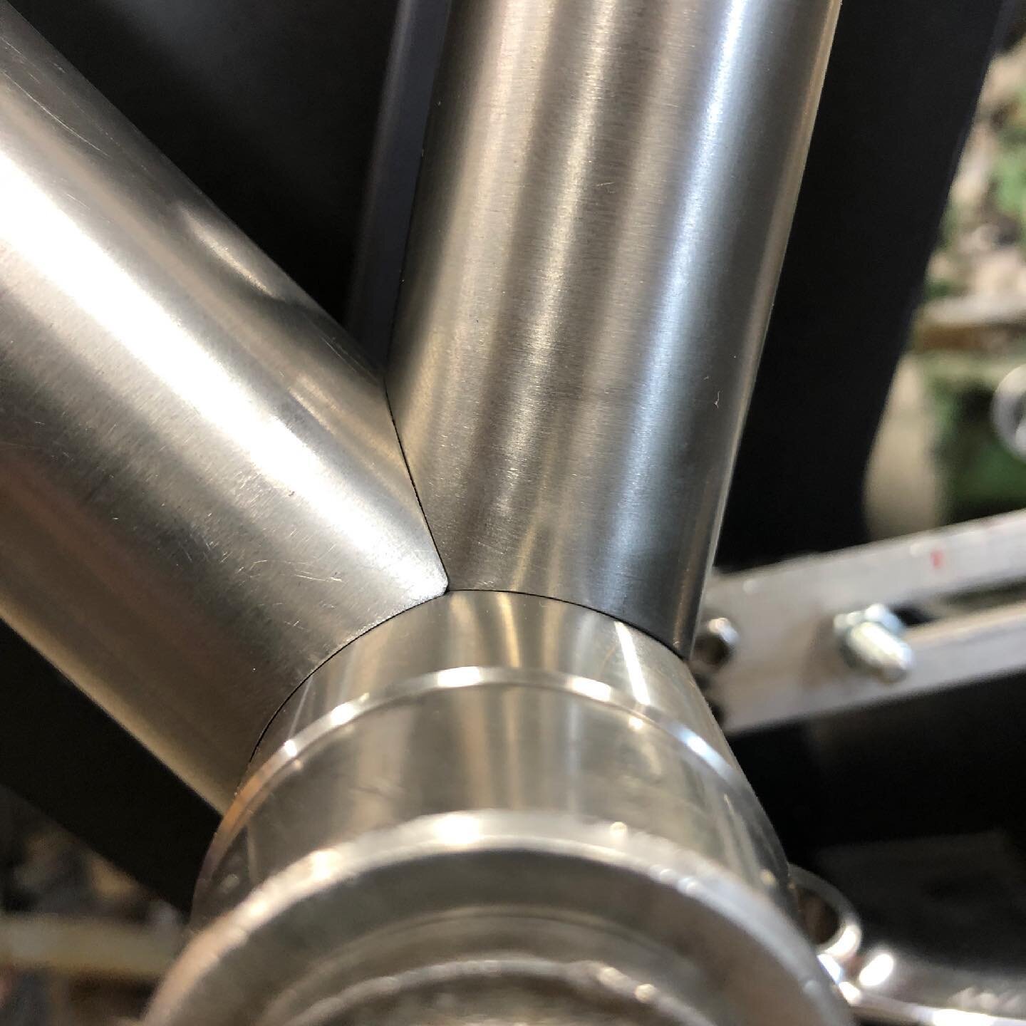 Always nice when you get the fit up nailed. Especially with the space tubes. #watertight #miter #titanium #outerspace #spacemetal #titaniumgravelbike #titaniumbike