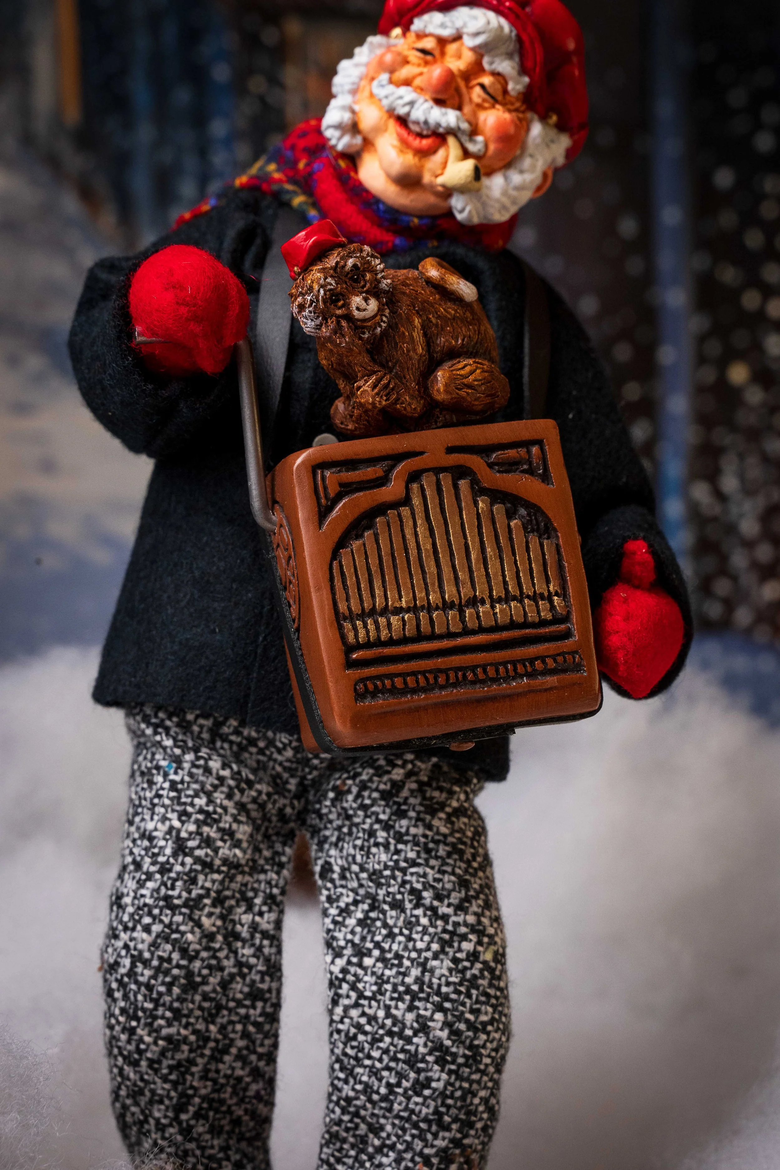 Heirloom Ultra rare Carollers-15.jpg