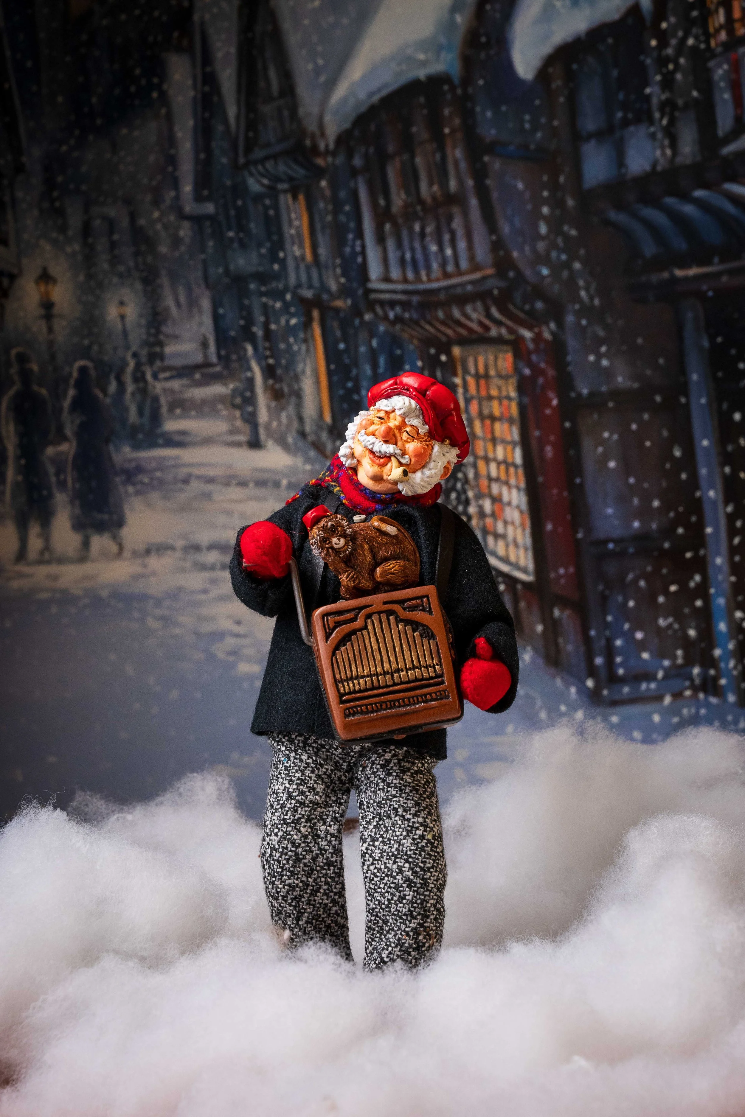 The Organ Grinder - Heirloom Condition - Carollers