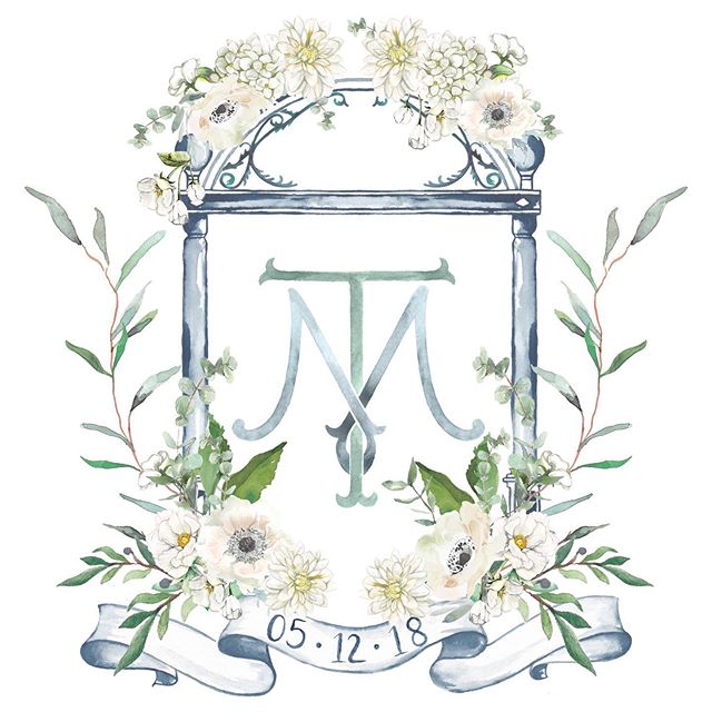 Anniversary Makenzie &amp; Taylor! 🎊 🎉 🎂 🥂 .
The arch design of this crest is based on the arch at the University of Georgia. It's the symbol for the college town (Athens, Georgia) and where this couple met and fell in love !!! 💙how romantic!!!!