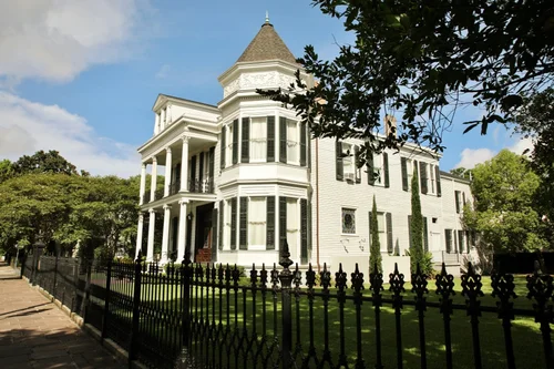 Garden District Tours