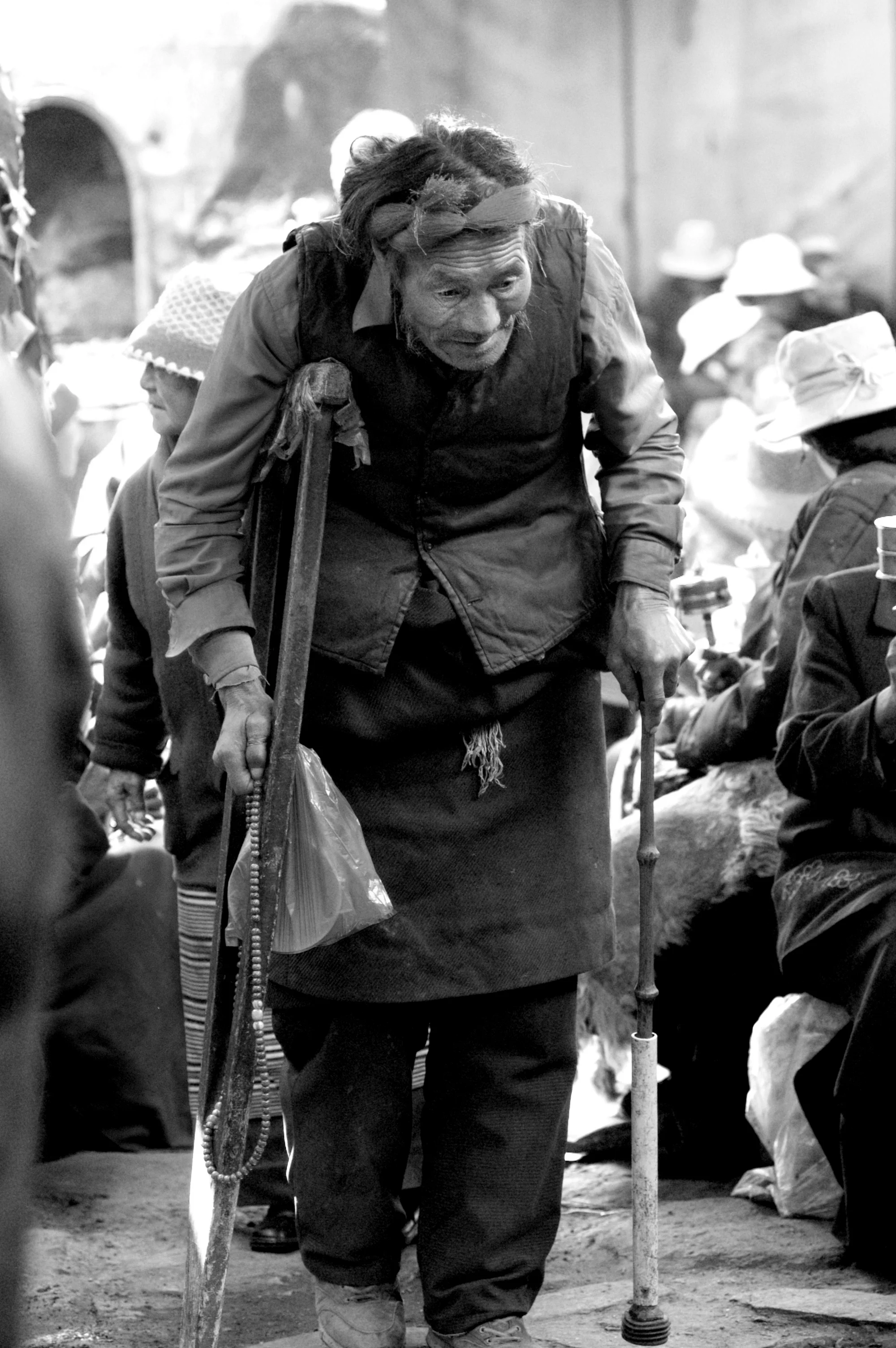 tibet 28.3.05 C043bw.jpg