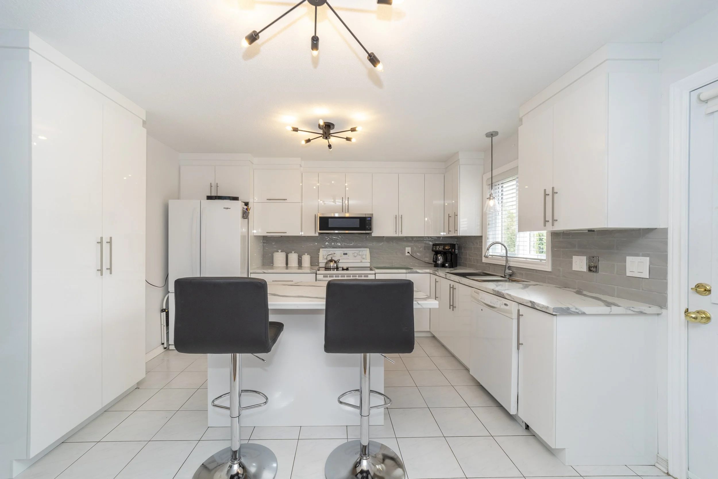 3453 Wyman Crescent_33.JPG