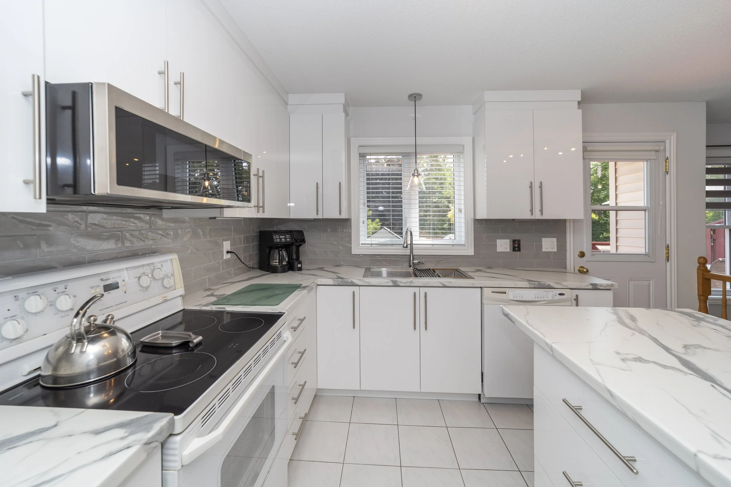 3453 Wyman Crescent_37.JPG