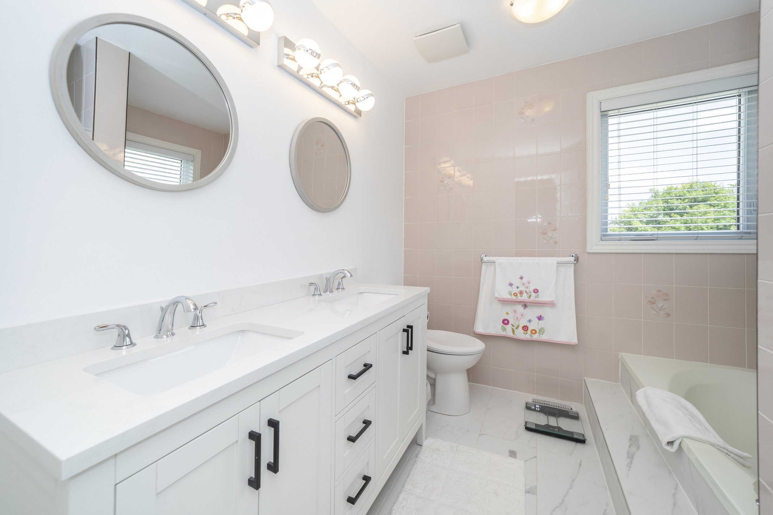 3453 Wyman Crescent_4.JPG