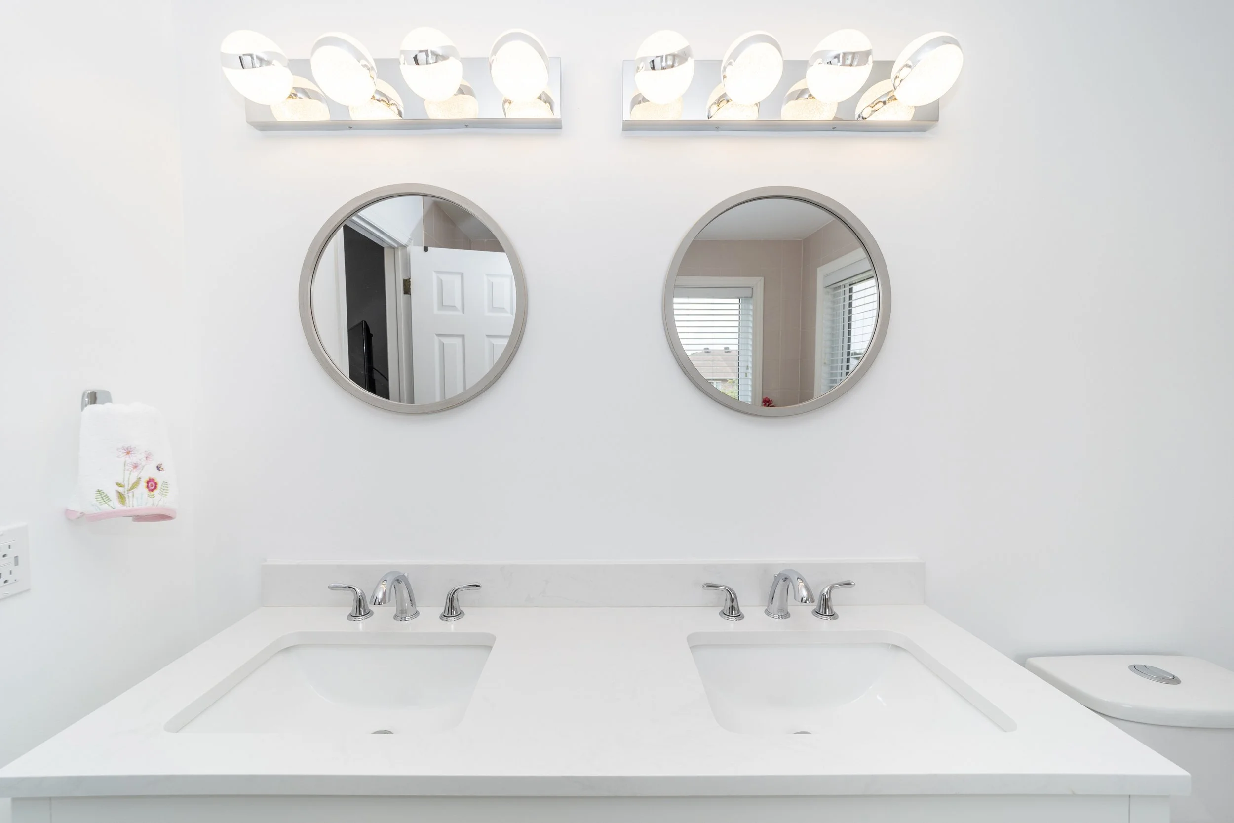 3453 Wyman Crescent_5.JPG