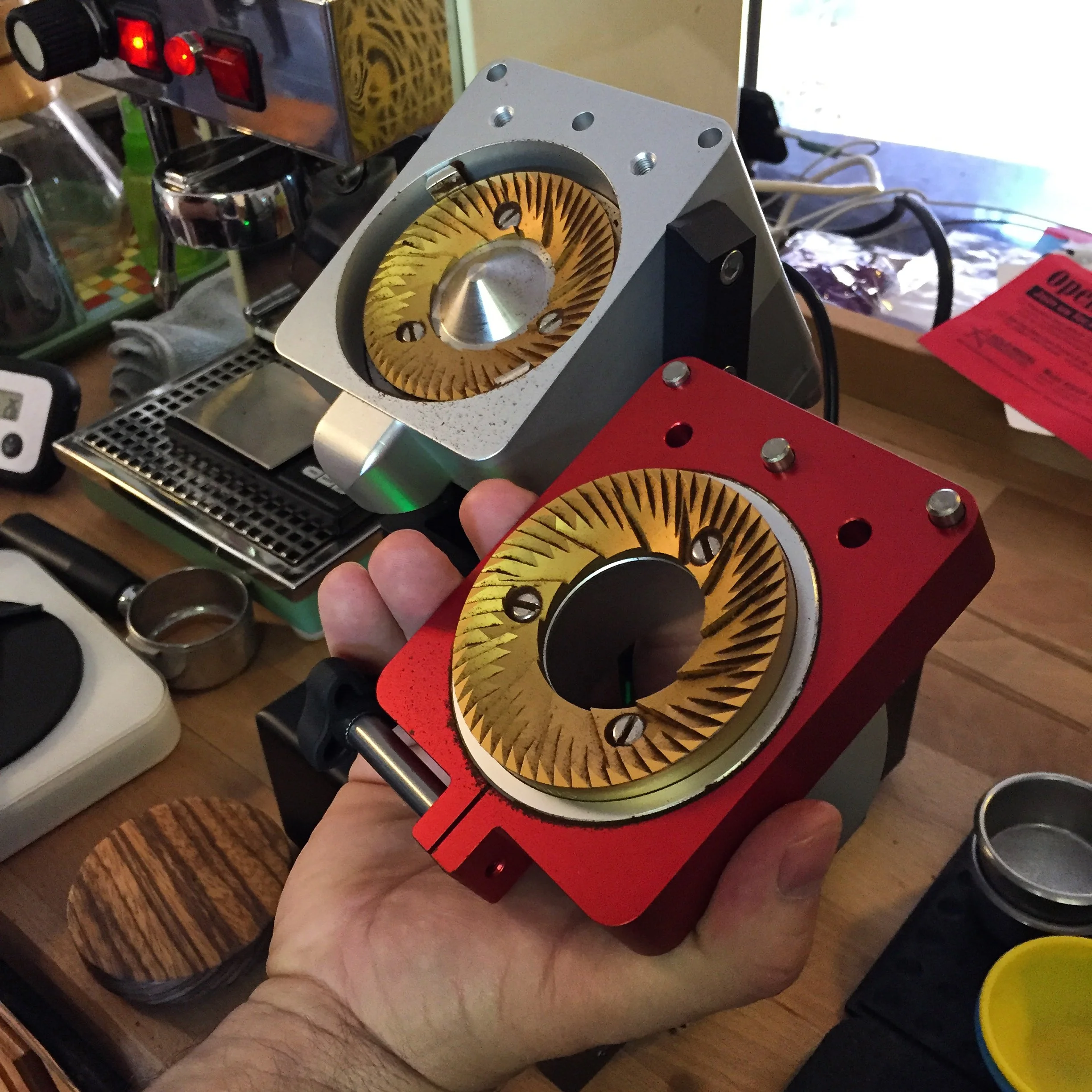 Comparing Flat and Conical Burr Espresso Grinders — meticulist