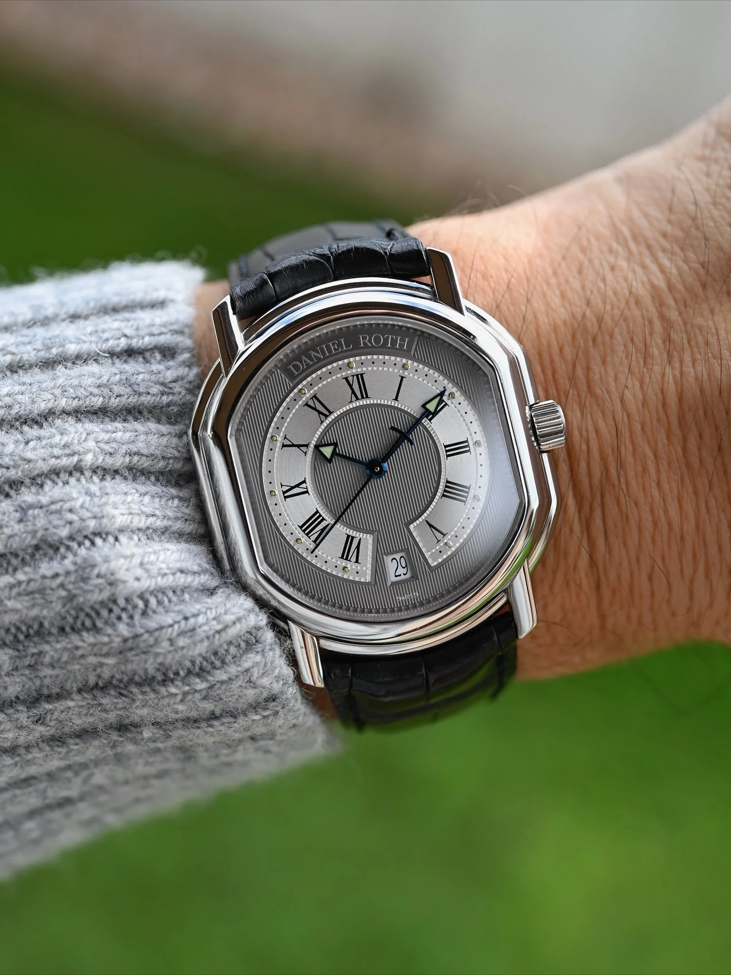 Now Available: Daniel Roth Le Sentier S177 in stainless steel.
The double ellipse case shape and elegant guilloche dial are distinct and comfortable
Ready to ship from Phoenix, AZ. Head to meticulist.net or hit the link in the bio for full details