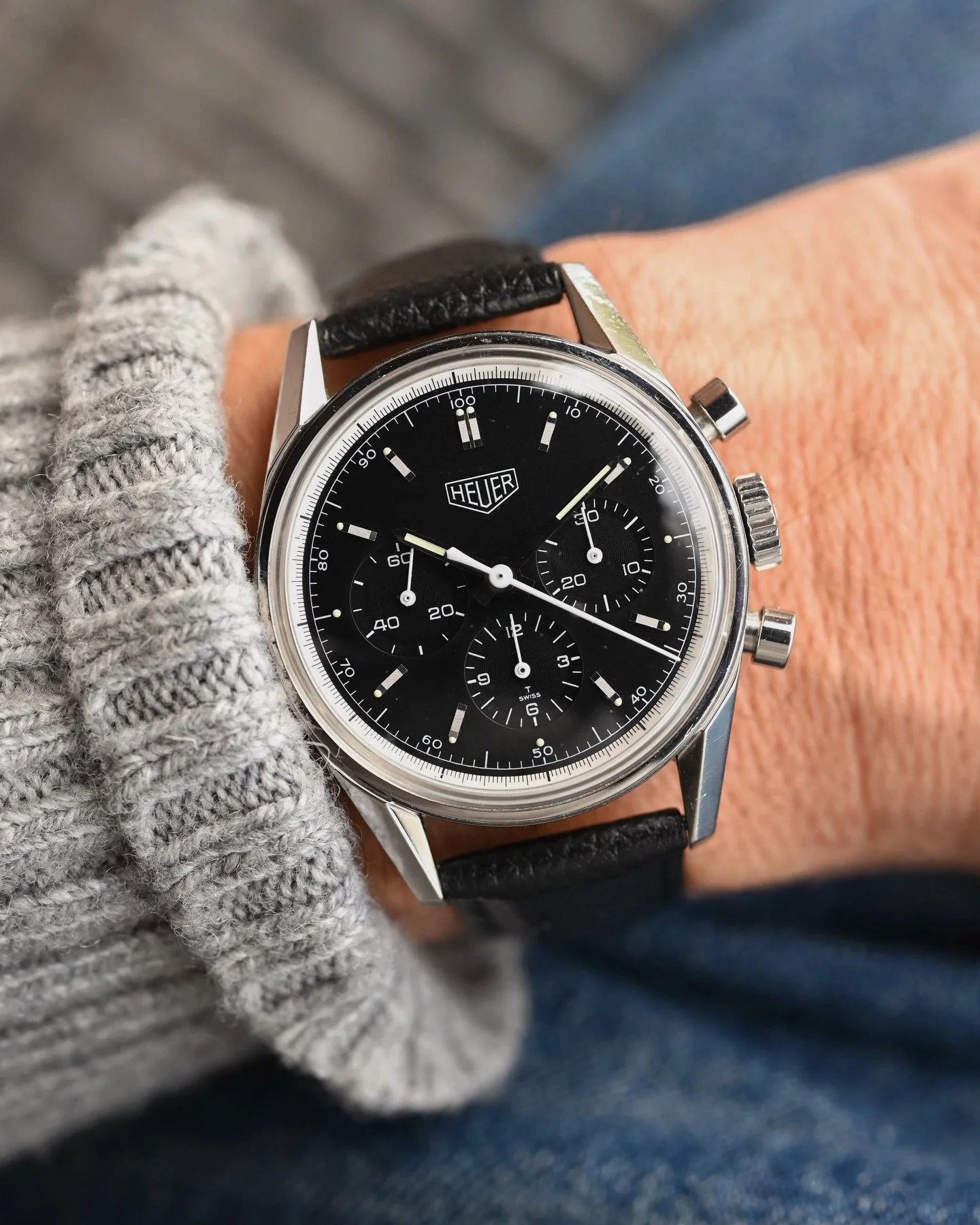 Now Available: Tag Heuer Carrera 1964 Reissue CS3111

.With the 1964 re-issue line you get the same 36 mm steel case proportions with distinct angular lugs, acrylic crystal, tritium lume and patina, and even a cool manually wound movement in the Lema