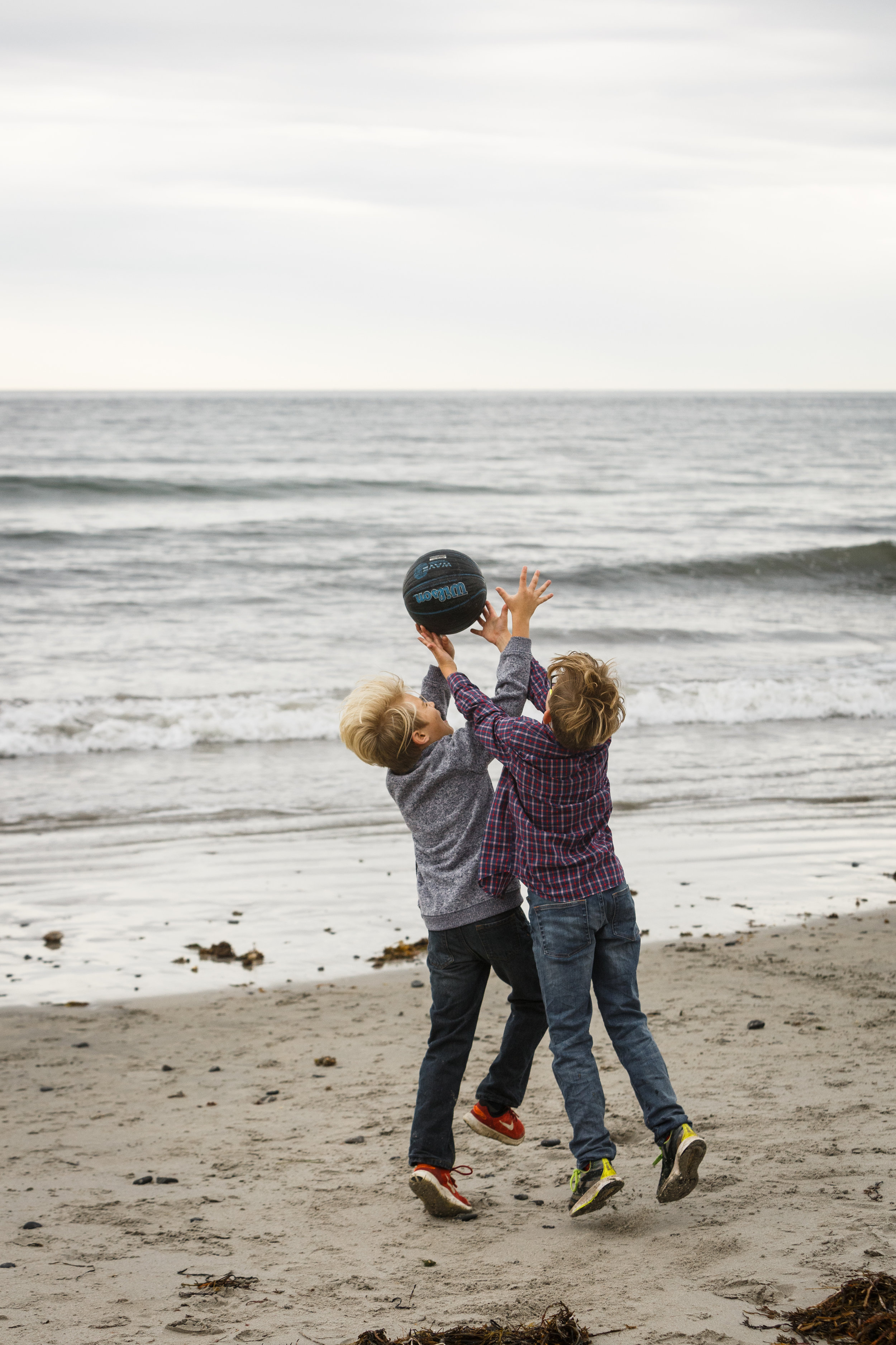 364_batson_fall_documentary_family_session_goochs_beach_kennebunk_maine_family_photographer_whitney_j_fox_5777.JPG