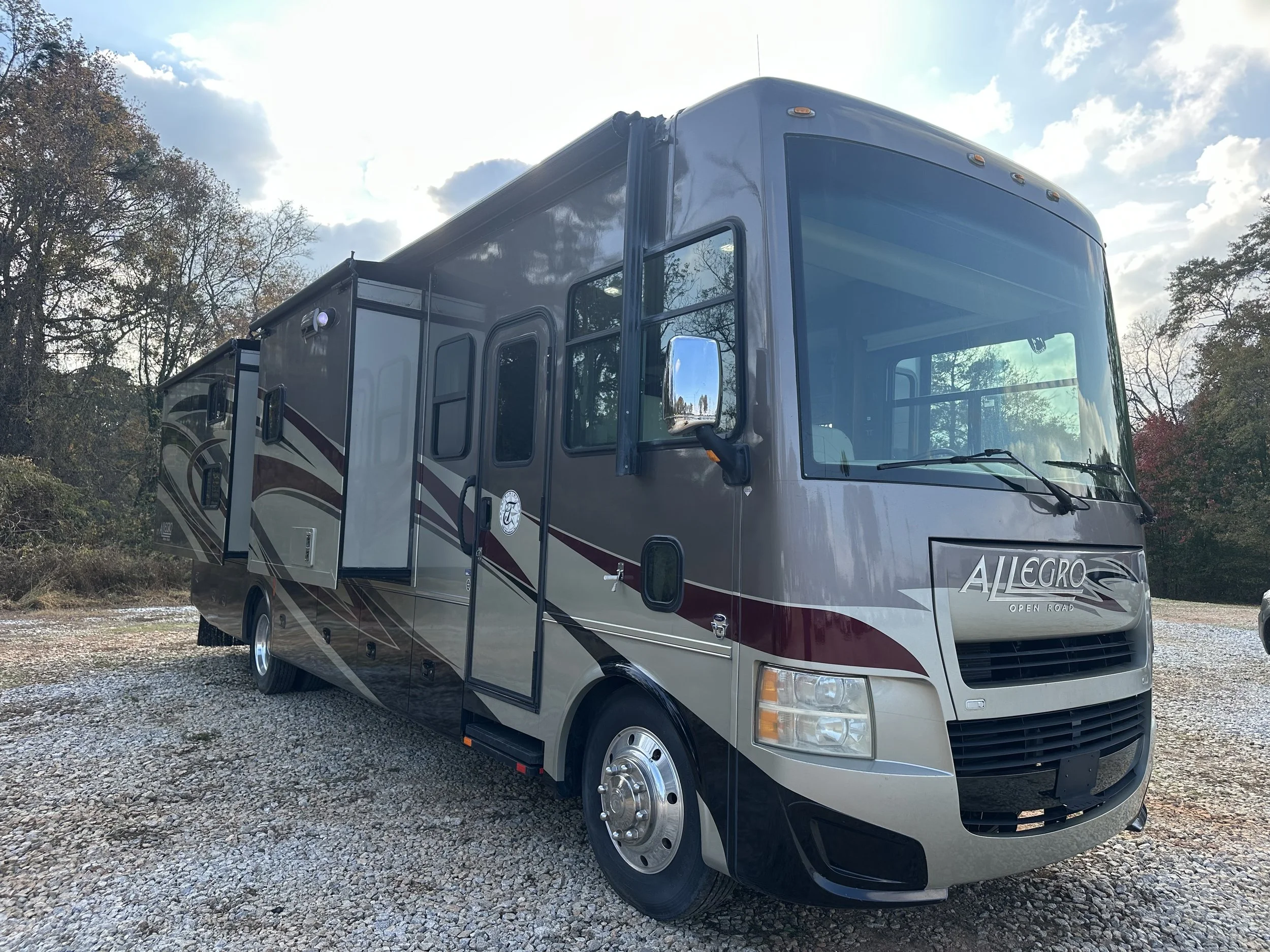 2013 Tiffin Motorhomes Allegro 35QBA