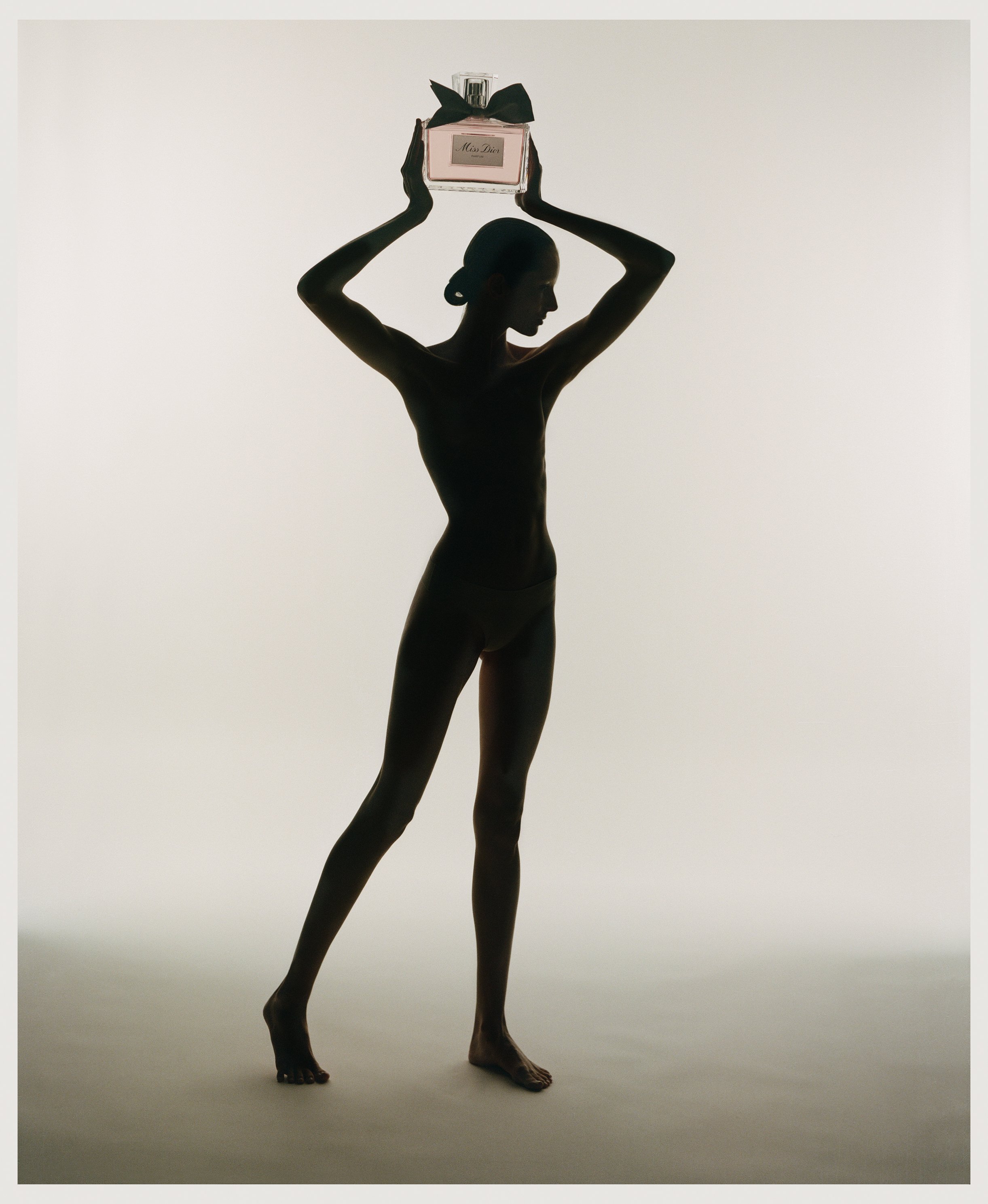 2DM_MGMT_PH_AAG_240212_ODDA_DIOR-BEAUTY_SS24_19.jpg