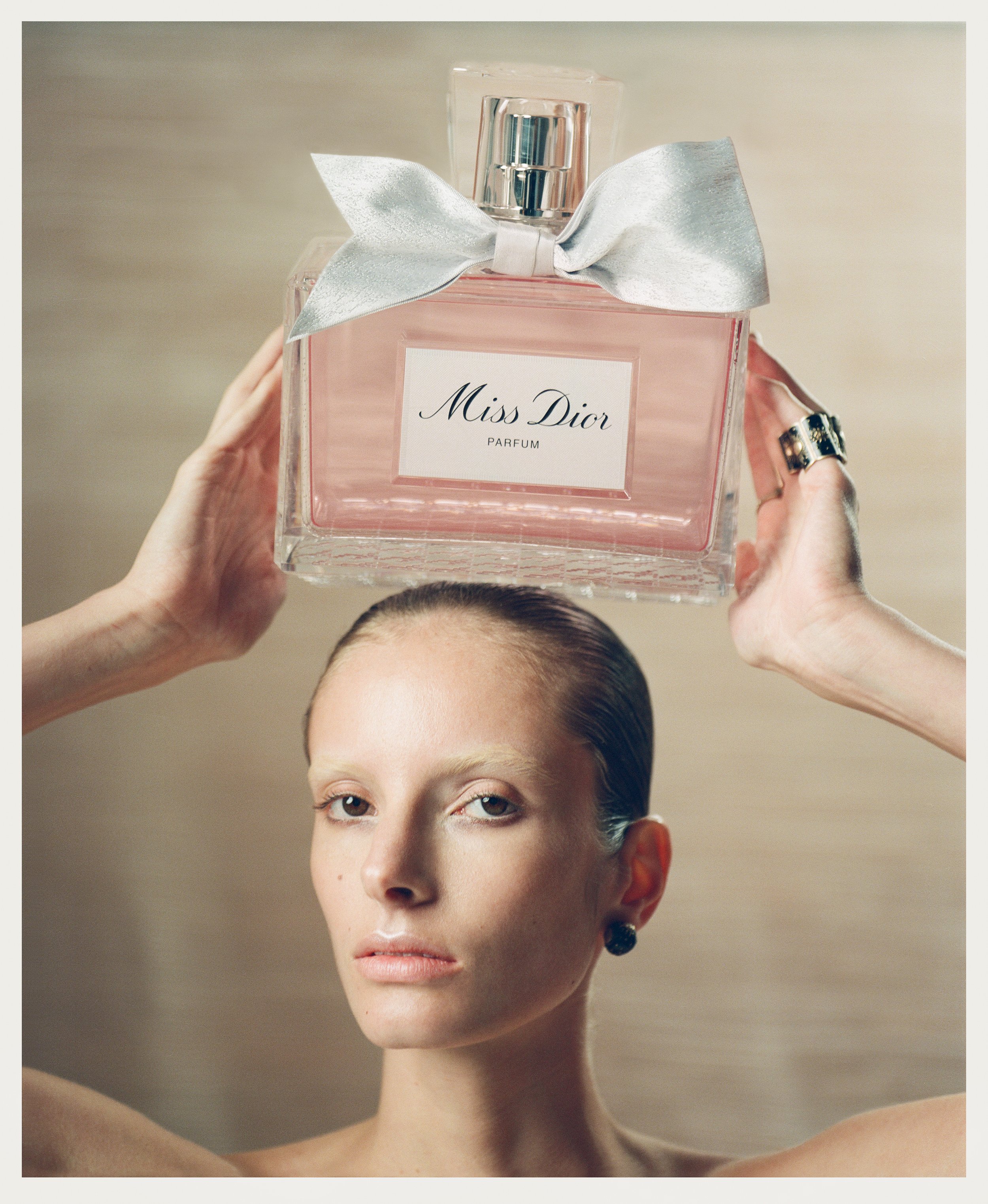 2DM_MGMT_PH_AAG_240212_ODDA_DIOR-BEAUTY_SS24_17.jpg