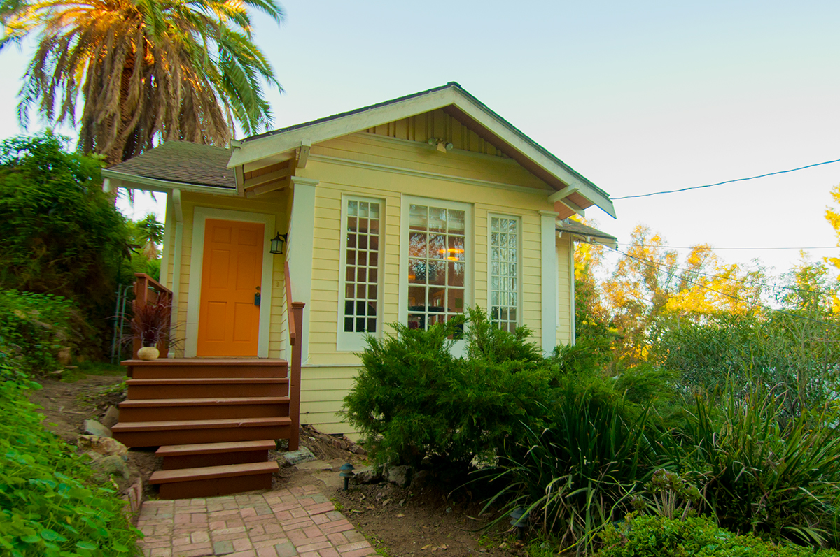 Urban hillside retreat