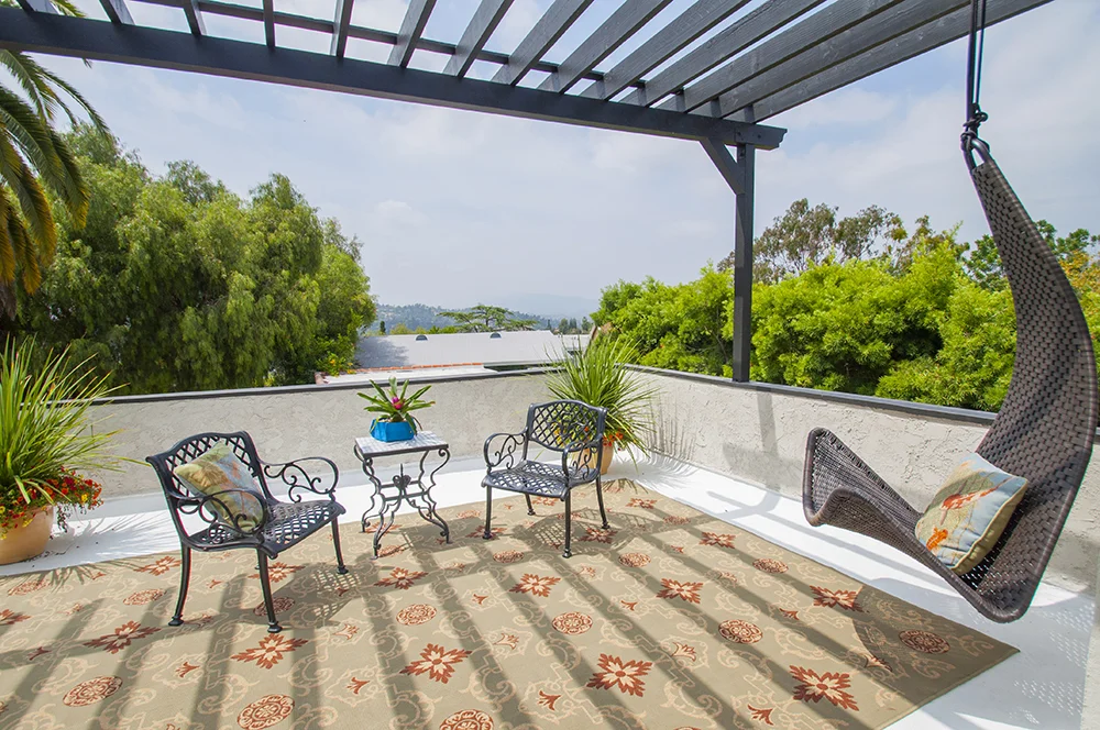 Patio_web.jpg