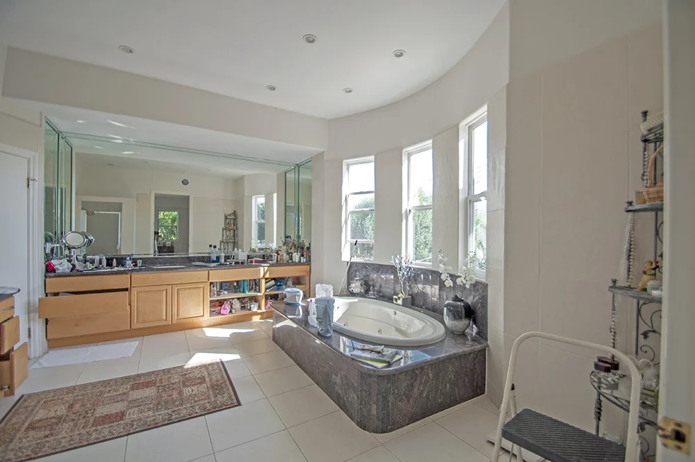 10-MasterBath_web.jpg