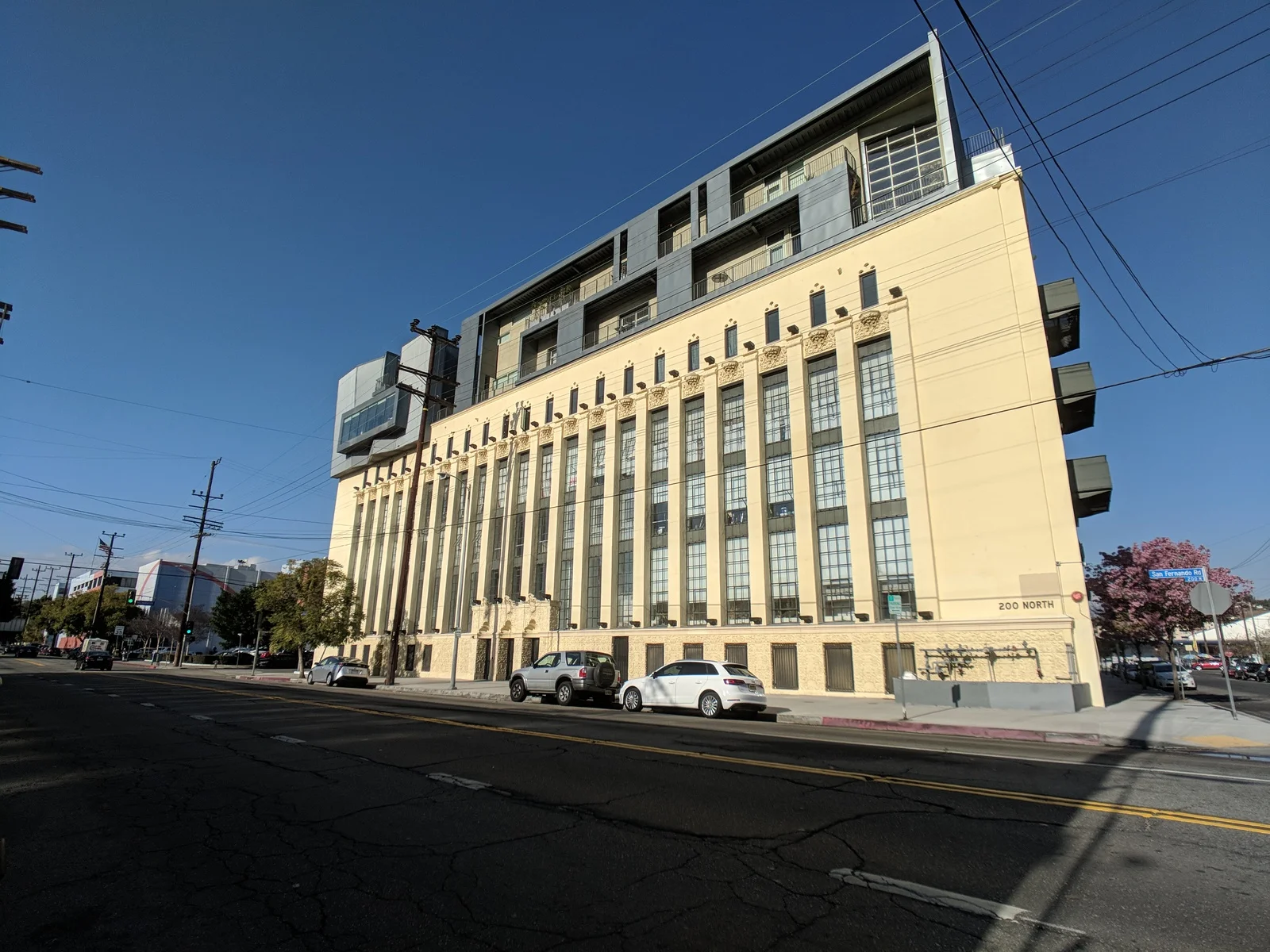 200SanBLDG.jpg