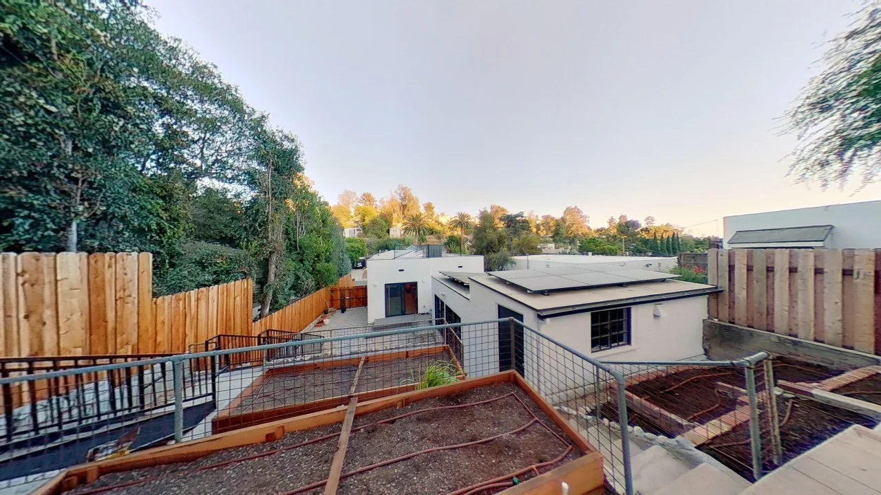12-2049LakeShoreEchoParkMLS.jpg
