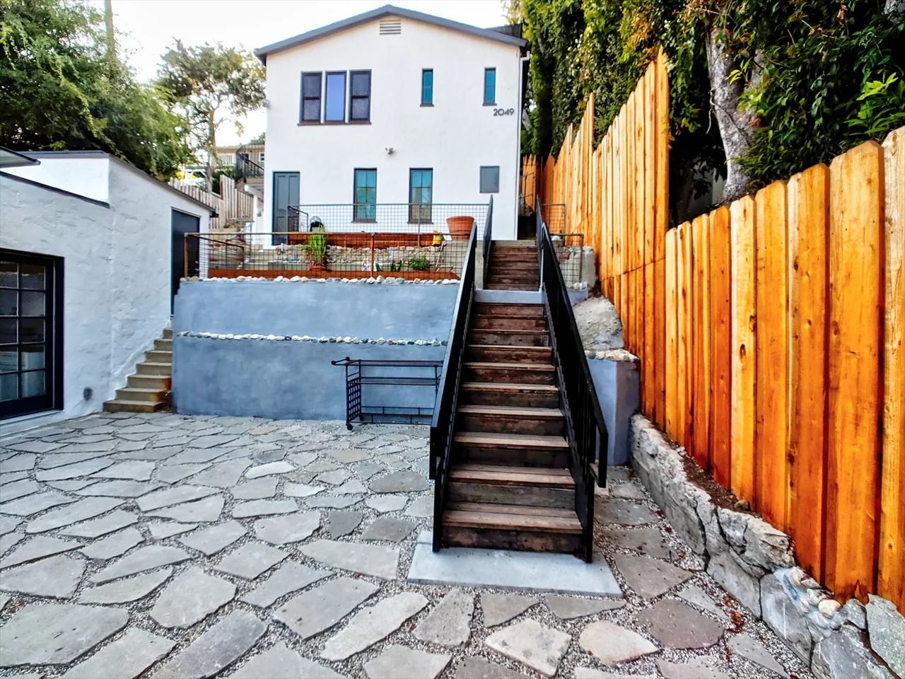 17-2049LakeShoreEchoPark.jpg