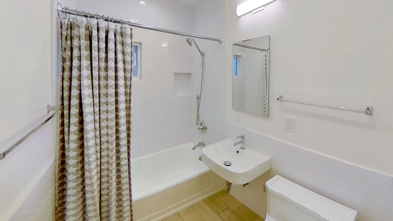 9-2049LakeShoreEchoParkMLS.jpg