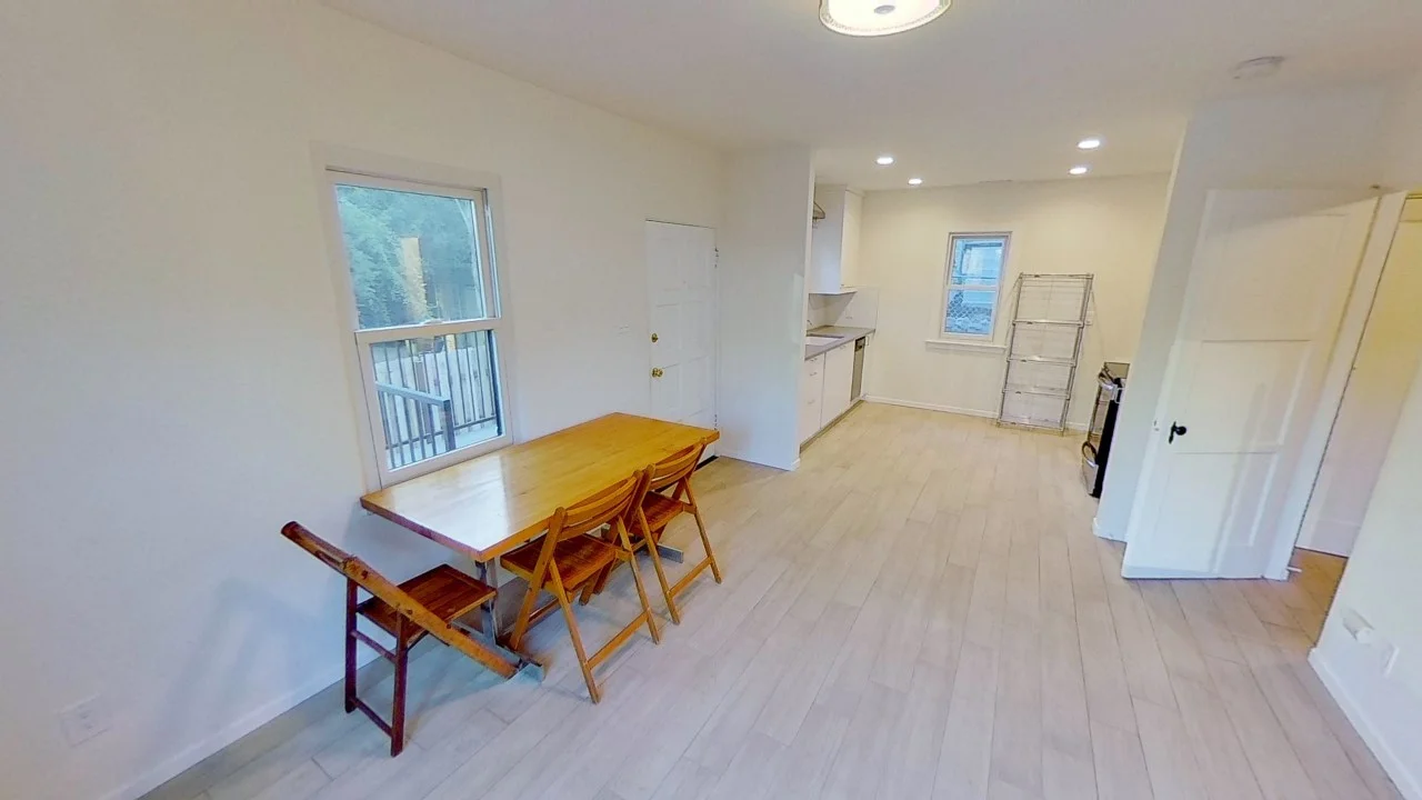 10-2049LakeShoreEchoParkMLS.jpg