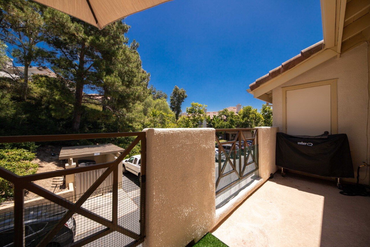 New Listing Spacious Corner Townhome in Rancho Santa Margarita — Urban