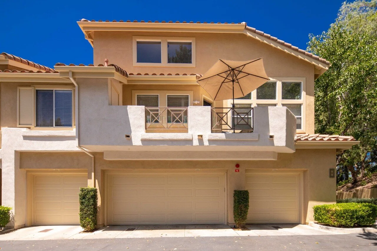 New Listing Spacious Corner Townhome in Rancho Santa Margarita — Urban