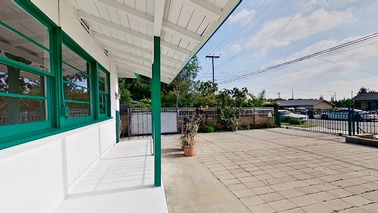 4-PorchDrive1233-S-Vine-Ave-05232023_211652.jpg