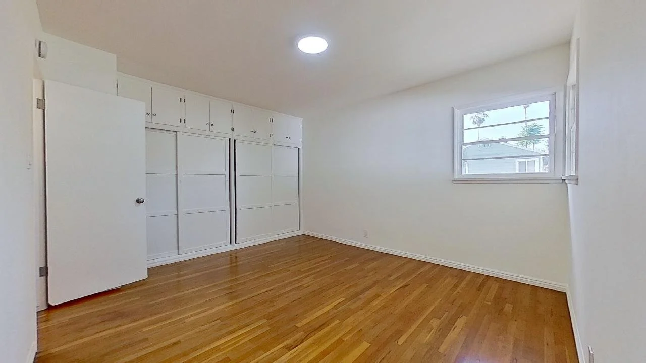 17-Bedroom21233-S-Vine-Ave-05232023_211236.jpg