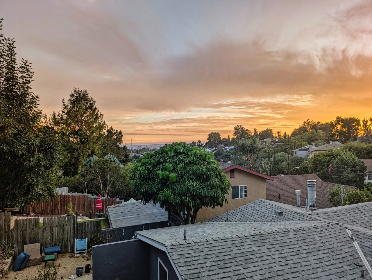 Quiet, Spacious Duplex Unit in Echo Park for Lease