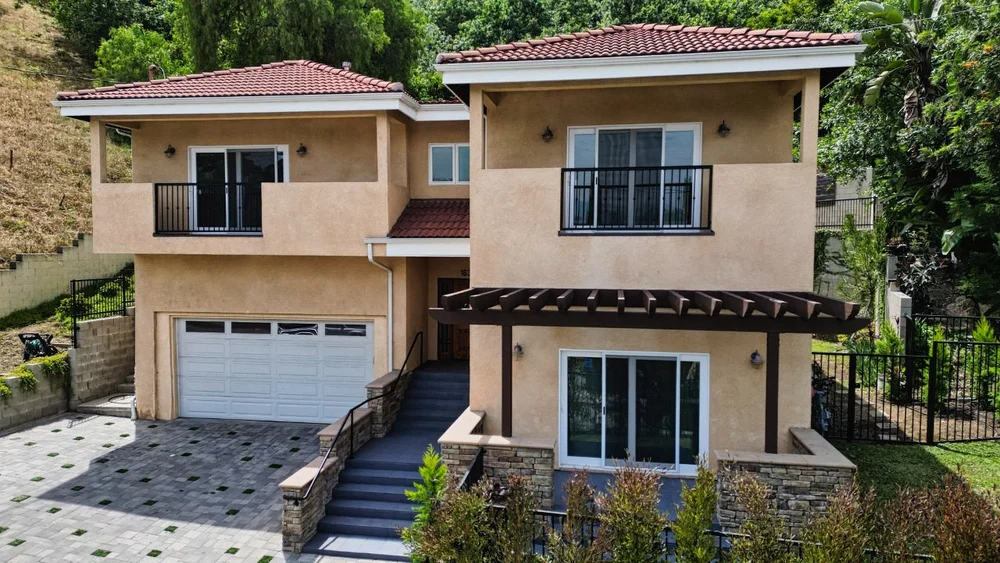 Mt. Washington Lease - Modern Comfort and Nature-focused Living